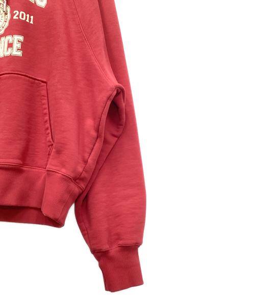 AMI Alexandre Mattiussi（アミアレクサンドルマテュッシ）AMI Alexandre Mattiussi (アミ アレクサンドル マテュッシ) カレッジタイプロゴ プルオーバーパーカー レッド サイズ:Lの古着・服飾アイテム