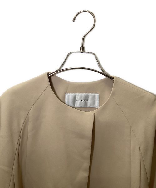 ADORE（アドーア）ADORE (アドーア) ポリエステルジョーゼットジャケット ベージュ サイズ:38 未使用品の古着・服飾アイテム