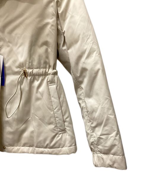 BLUE LABEL CRESTBRIDGE（ブルーレーベルクレストブリッジ）BLUE LABEL CRESTBRIDGE (ブルーレーベルクレストブリッジ) マットタフタダウンコート ベージュ サイズ:38の古着・服飾アイテム