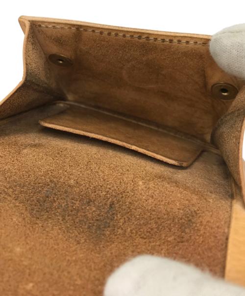 WILDSWANS（ワイルドスワンズ）WILDSWANS (ワイルドスワンズ) コインケース ベージュの古着・服飾アイテム