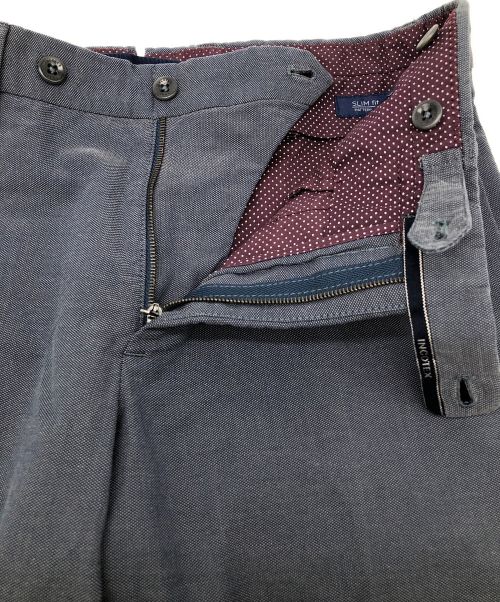 INCOTEX（インコテックス）INCOTEX (インコテックス) ノープリーツ パンツ グレー サイズ:42 未使用品の古着・服飾アイテム