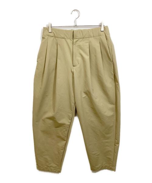 HELLY HANSEN（ヘリーハンセン）HELLY HANSEN (ヘリーハンセン) ストーレンツータックパンツ ベージュ サイズ:Mの古着・服飾アイテム