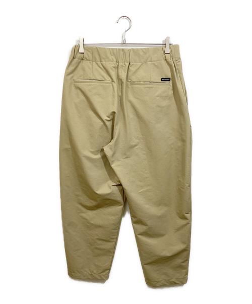 HELLY HANSEN（ヘリーハンセン）HELLY HANSEN (ヘリーハンセン) ストーレンツータックパンツ ベージュ サイズ:Mの古着・服飾アイテム