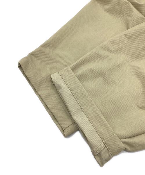 HELLY HANSEN（ヘリーハンセン）HELLY HANSEN (ヘリーハンセン) ストーレンツータックパンツ ベージュ サイズ:Mの古着・服飾アイテム