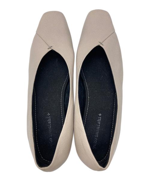 yuko imanishi+（ユウコイマニシプラス）yuko imanishi+ (ユウコイマニシプラス) Vカットスクエアトゥパンプス ベージュ サイズ:38の古着・服飾アイテム