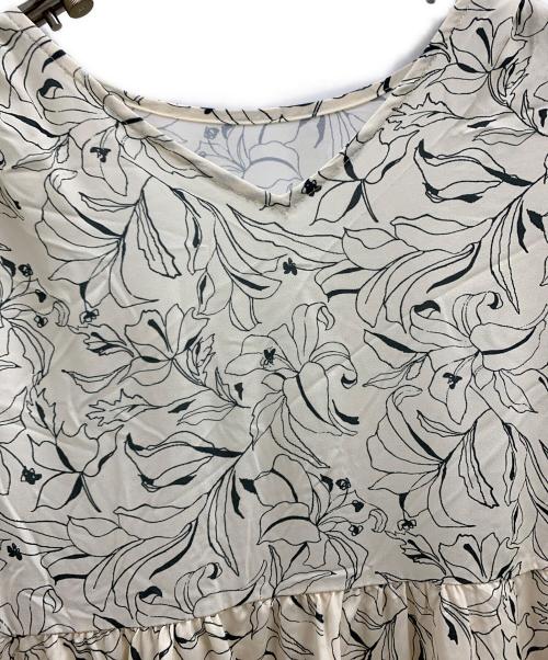 SLOBE IENA（スローブ イエナ）SLOBE IENA (スローブ イエナ) SLOBE IENA　花柄ワンピース アイボリー サイズ:FREEの古着・服飾アイテム