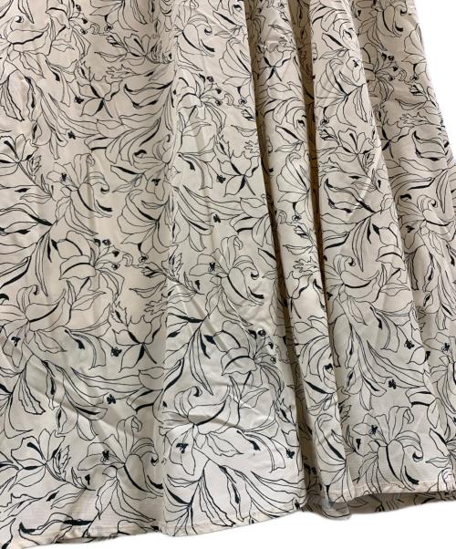 SLOBE IENA（スローブ イエナ）SLOBE IENA (スローブ イエナ) SLOBE IENA　花柄ワンピース アイボリー サイズ:FREEの古着・服飾アイテム