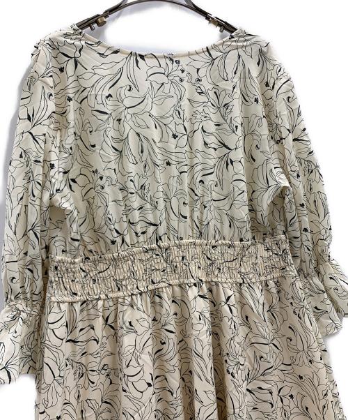 SLOBE IENA（スローブ イエナ）SLOBE IENA (スローブ イエナ) SLOBE IENA　花柄ワンピース アイボリー サイズ:FREEの古着・服飾アイテム