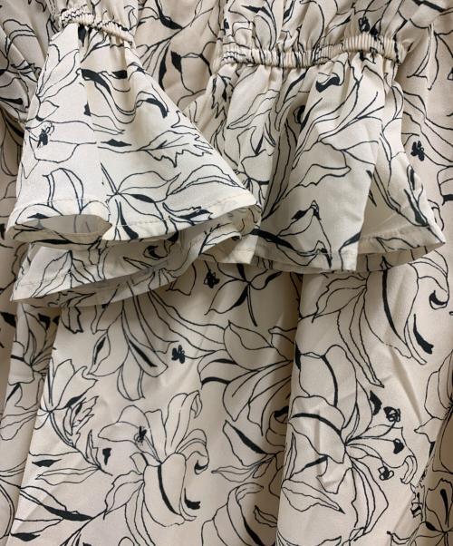 SLOBE IENA（スローブ イエナ）SLOBE IENA (スローブ イエナ) SLOBE IENA　花柄ワンピース アイボリー サイズ:FREEの古着・服飾アイテム