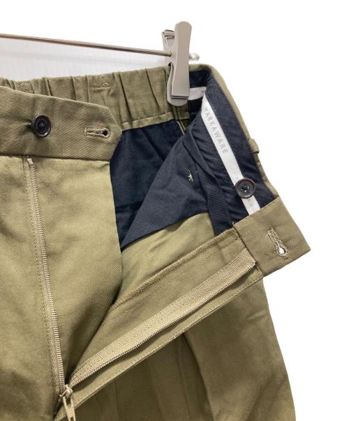 MARKAWARE（マーカウェア）MARKAWARE (マーカウェア) PEGTOP TROUSERS カーキ サイズ:1の古着・服飾アイテム