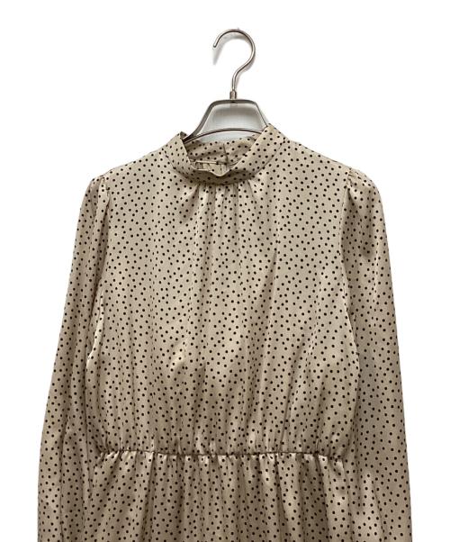 ANAYI（アナイ）ANAYI (アナイ) サテンドットプリントタイワンピース ベージュ サイズ:38 未使用品の古着・服飾アイテム