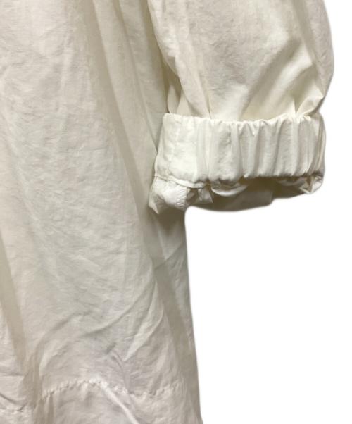 YORI（ヨリ）YORI (ヨリ) フラットカラーティアードブラウス アイボリー サイズ:FREEの古着・服飾アイテム