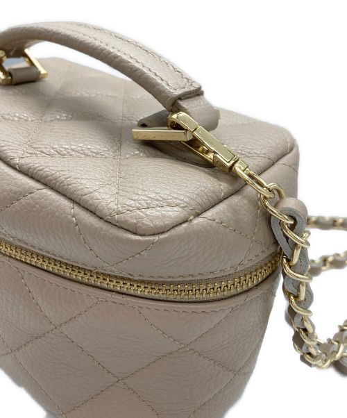 Milos（ミロス）Milos (ミロス) 2WAYキルティングバニティバッグ ベージュの古着・服飾アイテム