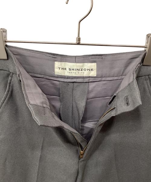 THE SHINZONE（ザ シンゾーン）THE SHINZONE (ザ シンゾーン) CENTER PRESS PANTS グレー サイズ:32の古着・服飾アイテム