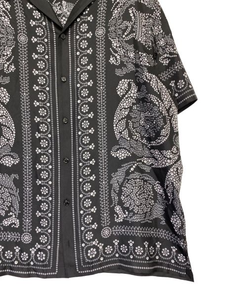 VERSACE（ヴェルサーチ）VERSACE (ヴェルサーチ) シャツ ブラック×ホワイト サイズ:50の古着・服飾アイテム