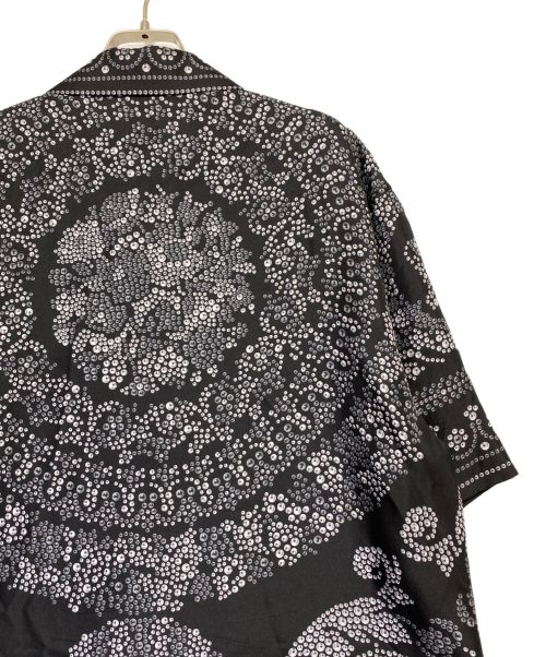 VERSACE（ヴェルサーチ）VERSACE (ヴェルサーチ) シャツ ブラック×ホワイト サイズ:50の古着・服飾アイテム