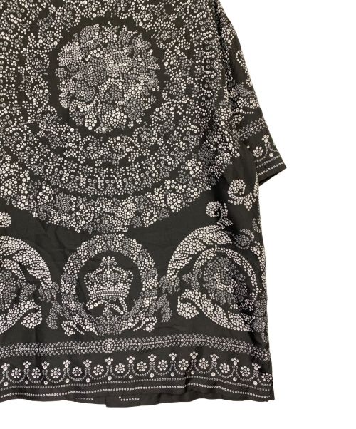 VERSACE（ヴェルサーチ）VERSACE (ヴェルサーチ) シャツ ブラック×ホワイト サイズ:50の古着・服飾アイテム
