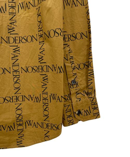 J.W.ANDERSON（ジェイダブリューアンダーソン）J.W.ANDERSON (ジェイダブリューアンダーソン) Printed Logo Shirt ベージュ サイズ:36の古着・服飾アイテム