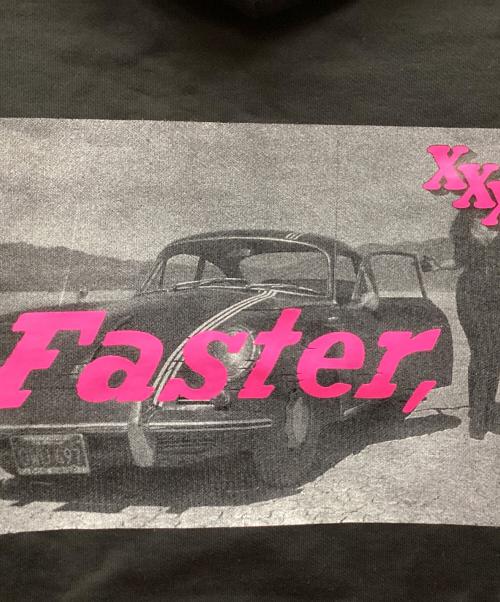 GOD SELECTION XXX（ゴッドセレクショントリプルエックス）GOD SELECTION XXX (ゴッドセレクショントリプルエックス) FASTER HOODIE プリントパーカー ブラック サイズ:S 未使用品の古着・服飾アイテム