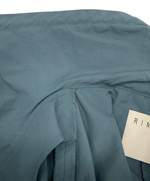 RIM.ARK（リムアーク）RIM.ARK (リムアーク) Back parachute spring CT/バックパラシュートコート ブルー サイズ:FREEの古着・服飾アイテム