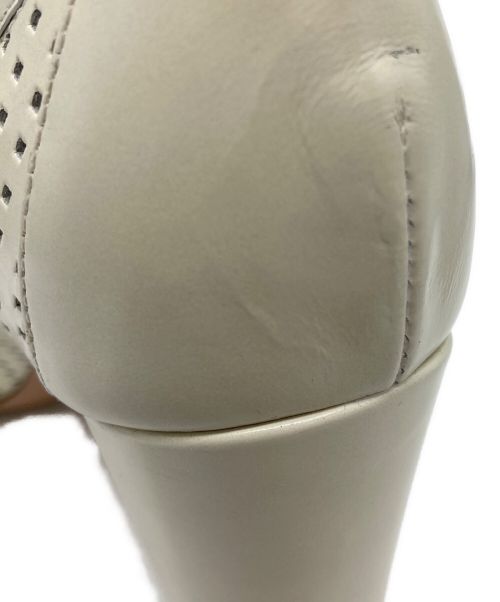 LOUIS VUITTON（ルイ ヴィトン）LOUIS VUITTON (ルイ ヴィトン) オープントゥーパンプス ホワイト サイズ:38 1/2の古着・服飾アイテム