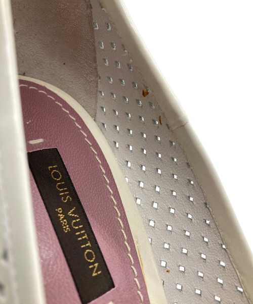 LOUIS VUITTON（ルイ ヴィトン）LOUIS VUITTON (ルイ ヴィトン) オープントゥーパンプス ホワイト サイズ:38 1/2の古着・服飾アイテム
