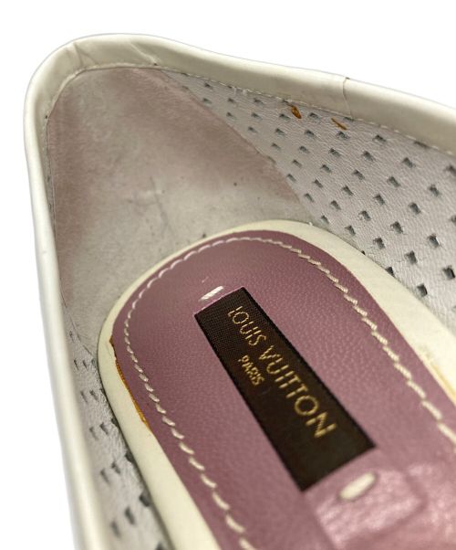 LOUIS VUITTON（ルイ ヴィトン）LOUIS VUITTON (ルイ ヴィトン) オープントゥーパンプス ホワイト サイズ:38 1/2の古着・服飾アイテム