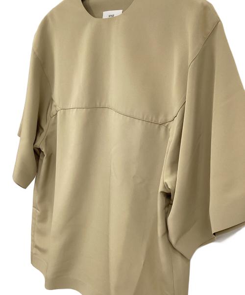 HYKE（ハイク）HYKE (ハイク) ラウンドネックカットソー ベージュ サイズ:2の古着・服飾アイテム