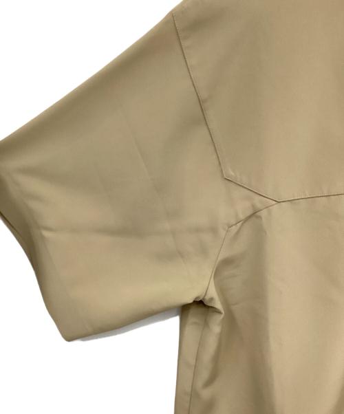 HYKE（ハイク）HYKE (ハイク) ラウンドネックカットソー ベージュ サイズ:2の古着・服飾アイテム