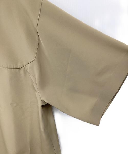 HYKE（ハイク）HYKE (ハイク) ラウンドネックカットソー ベージュ サイズ:2の古着・服飾アイテム