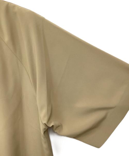 HYKE（ハイク）HYKE (ハイク) ラウンドネックカットソー ベージュ サイズ:2の古着・服飾アイテム