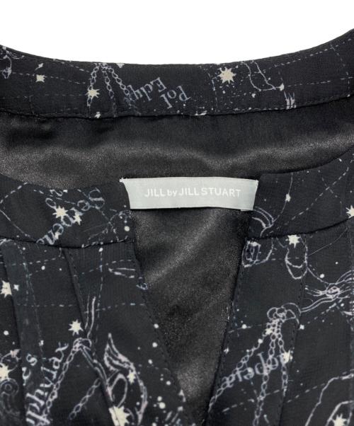 JILL BY JILLSTUART（ジル バイ ジルスチュアート）JILL BY JILLSTUART (ジル バイ ジルスチュアート) ホロスコーププリントワンピース ブラック サイズ:SIZE Freeの古着・服飾アイテム