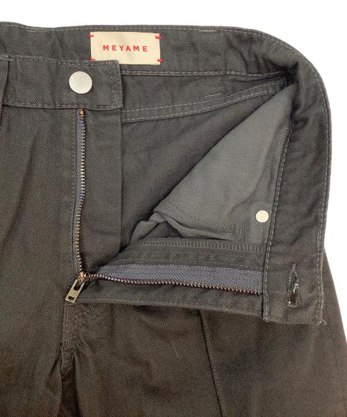 MEYAME（メヤメ）MEYAME (メヤメ) カラーセンタープリーツフレアジーンズ ブラックの古着・服飾アイテム