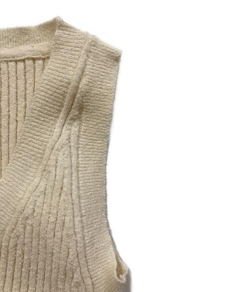 GENESIS Ⅱ by MCQ（ジェネシス・ツー・バイ・エムシーキュー）GENESIS Ⅱ by MCQ (ジェネシス・ツー・バイ・エムシーキュー) ノースリーブニット アイボリー サイズ:SIZE Mの古着・服飾アイテム