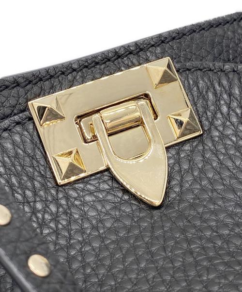 VALENTINO GARAVANI（ヴァレンティノ・ガラヴァーニ）VALENTINO GARAVANI (ヴァレンティノ・ガラヴァーニ) ロックスタッズショルダーバッグ ブラックの古着・服飾アイテム