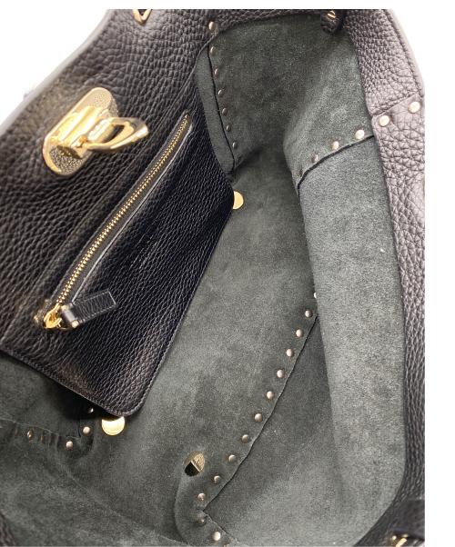 VALENTINO GARAVANI（ヴァレンティノ・ガラヴァーニ）VALENTINO GARAVANI (ヴァレンティノ・ガラヴァーニ) ロックスタッズショルダーバッグ ブラックの古着・服飾アイテム