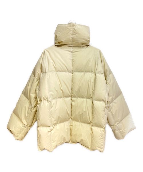 BOTTEGA VENETA（ボッテガベネタ）BOTTEGA VENETA (ボッテガベネタ) Padded down jacket（パテッドダウンジャケット） オフホワイト サイズ:Mの古着・服飾アイテム
