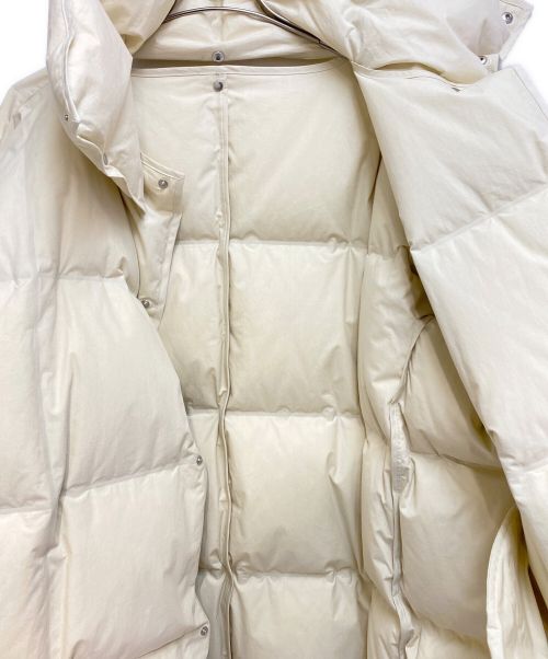 BOTTEGA VENETA（ボッテガベネタ）BOTTEGA VENETA (ボッテガベネタ) Padded down jacket（パテッドダウンジャケット） オフホワイト サイズ:Mの古着・服飾アイテム