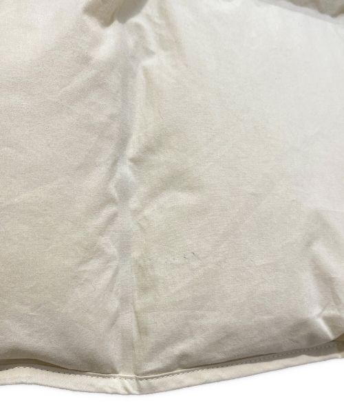 BOTTEGA VENETA（ボッテガベネタ）BOTTEGA VENETA (ボッテガベネタ) Padded down jacket（パテッドダウンジャケット） オフホワイト サイズ:Mの古着・服飾アイテム