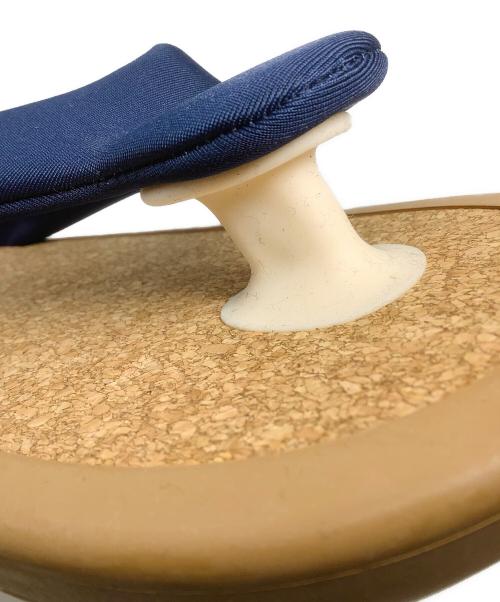 JOJO（ジョジョ）JoJo (ジョジョ) JoJo(ｼﾞｮｼﾞｮ) BEACH SANDAL（ビーチサンダル） ベージュ サイズ:表記無しの古着・服飾アイテム