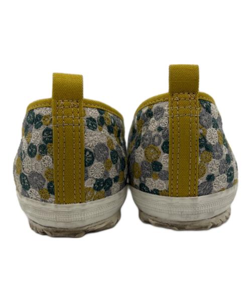 moon star（ムーンスター）moon star (ムーンスター) mina perhonen (ミナ ペルホネン) スリッポン “skyful” マスタード サイズ:24の古着・服飾アイテム