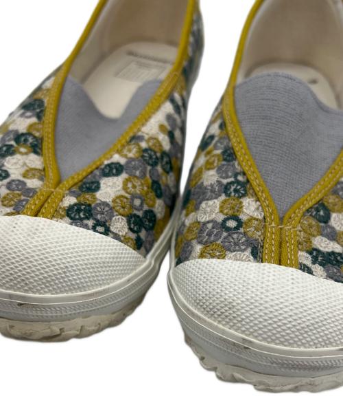 moon star（ムーンスター）moon star (ムーンスター) mina perhonen (ミナ ペルホネン) スリッポン “skyful” マスタード サイズ:24の古着・服飾アイテム