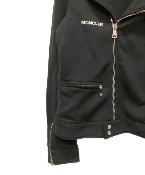 MONCLER（モンクレール）MONCLER (モンクレール) FRAGMENT DESIGN (フラグメントデザイン) Lewis Leathers (ルイスレザース) トリプルコラボスウェットライダースブルゾン ブラック サイズ:Lの古着・服飾アイテム
