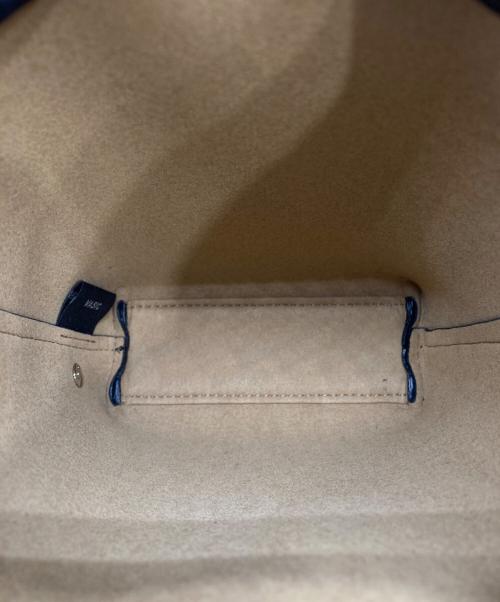 VASIC（ヴァジック）VASIC (ヴァジック) シュリンクレザーショルダーバッグ ブラックの古着・服飾アイテム
