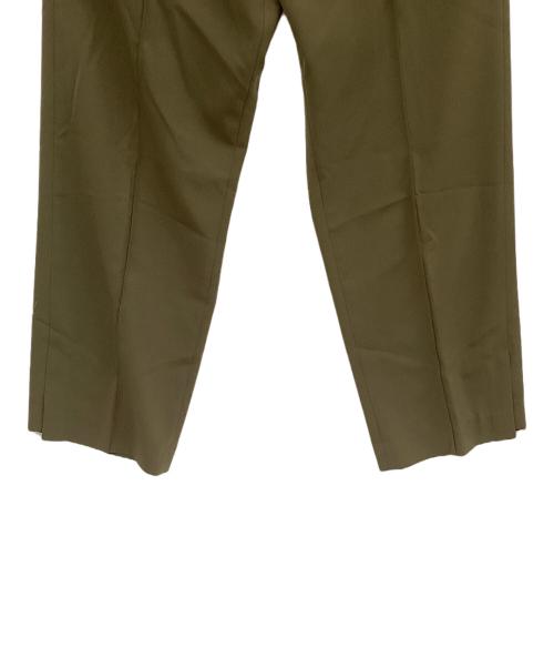 CULLNI（クルニ）CULLNI (クルニ) ピンタックストレッチパンツ カーキ サイズ:2の古着・服飾アイテム