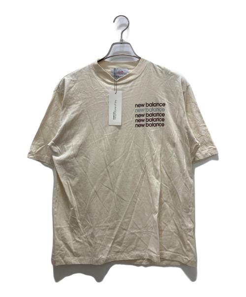 NEW BALANCE（ニューバランス）NEW BALANCE (ニューバランス) AURALEE (オーラリー) TOKYO DESIGN STUDIO プリントTシャツ アイボリー サイズ:Lの古着・服飾アイテム