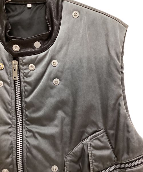 Maison Margiela（メゾンマルジェラ）Maison Margiela (メゾンマルジェラ) 16AW Docking Vest （ドッキングベスト） グレー×ブラック サイズ:50の古着・服飾アイテム