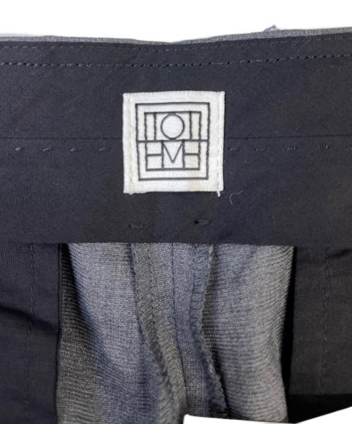 toteme（トーテム）toteme (トーテム) SLIM BUISINESS TROUSER グレー サイズ:38の古着・服飾アイテム