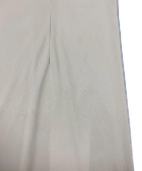 FRAY ID（フレイ アイディー）FRAY ID (フレイ アイディー) フローサテンナローギャザーワンピ アイボリーの古着・服飾アイテム