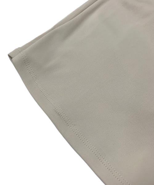 FRAY ID（フレイ アイディー）FRAY ID (フレイ アイディー) フローサテンナローギャザーワンピ アイボリーの古着・服飾アイテム